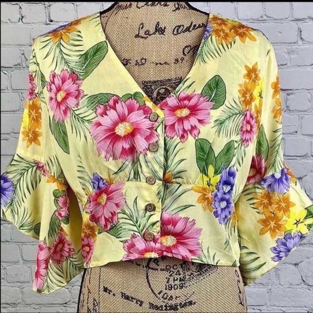 Paradise Miss Floral Bell Sleeve Crop Top